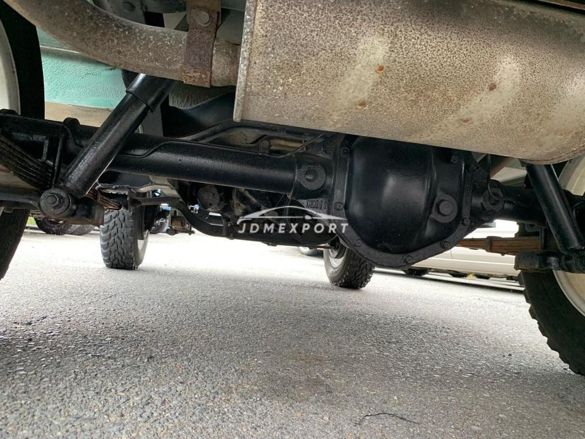 Mitsubishi Jeep 1990 thumbnail 37