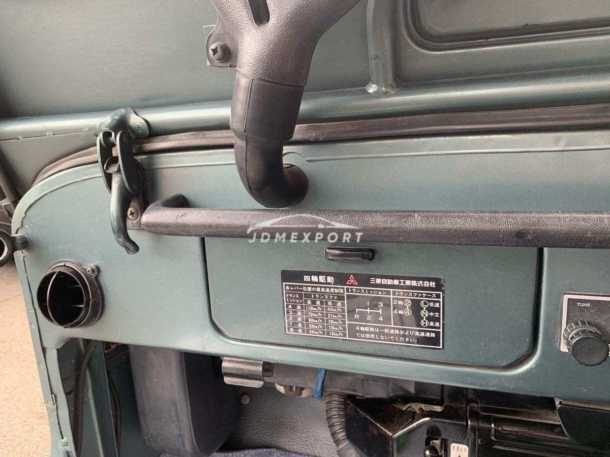 Mitsubishi Jeep 1990 thumbnail 43