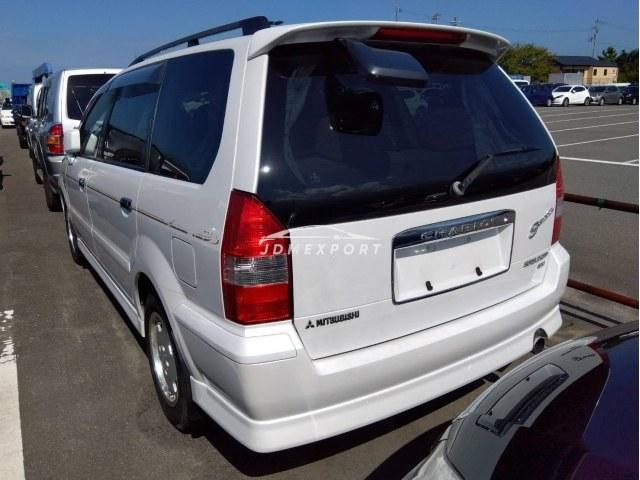Mitsubishi Chariot Grandis 1999 thumbnail 2