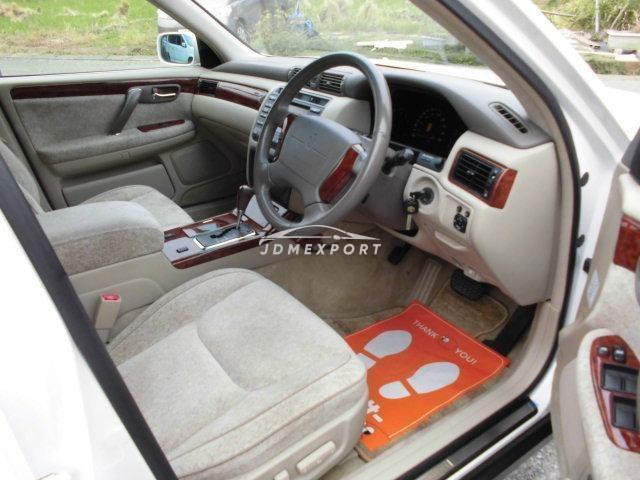 Toyota Crown Majesta 2001 thumbnail 3