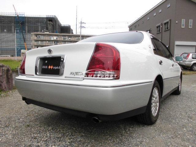 Toyota Crown Majesta 2001 thumbnail 2