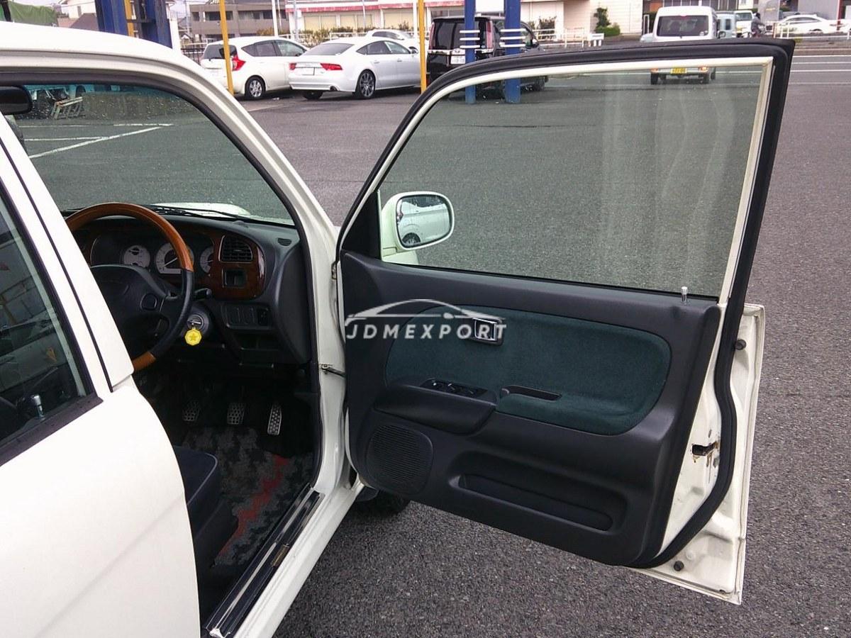 Daihatsu Mira Gino 2000 thumbnail 16
