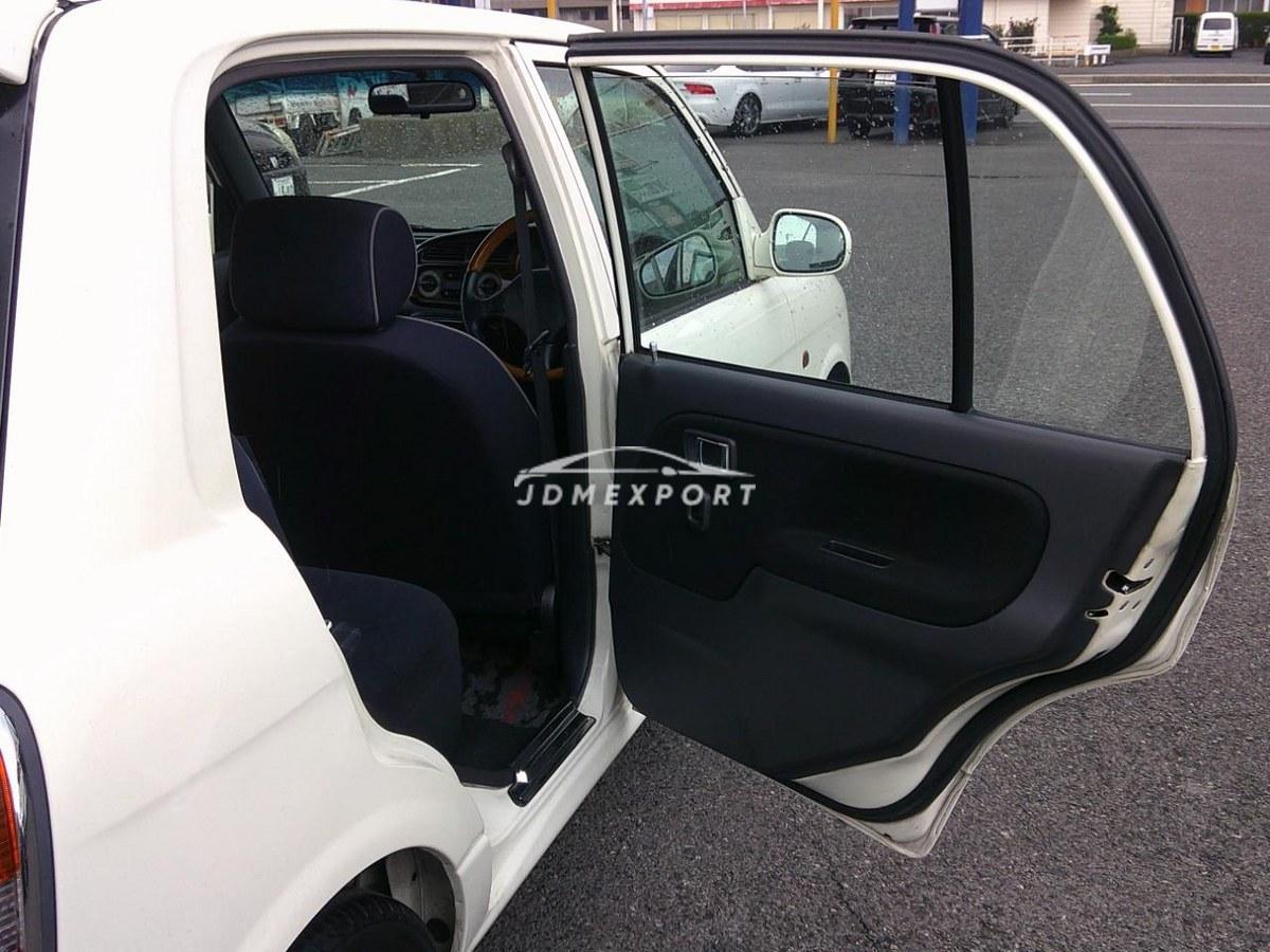 Daihatsu Mira Gino 2000 thumbnail 41