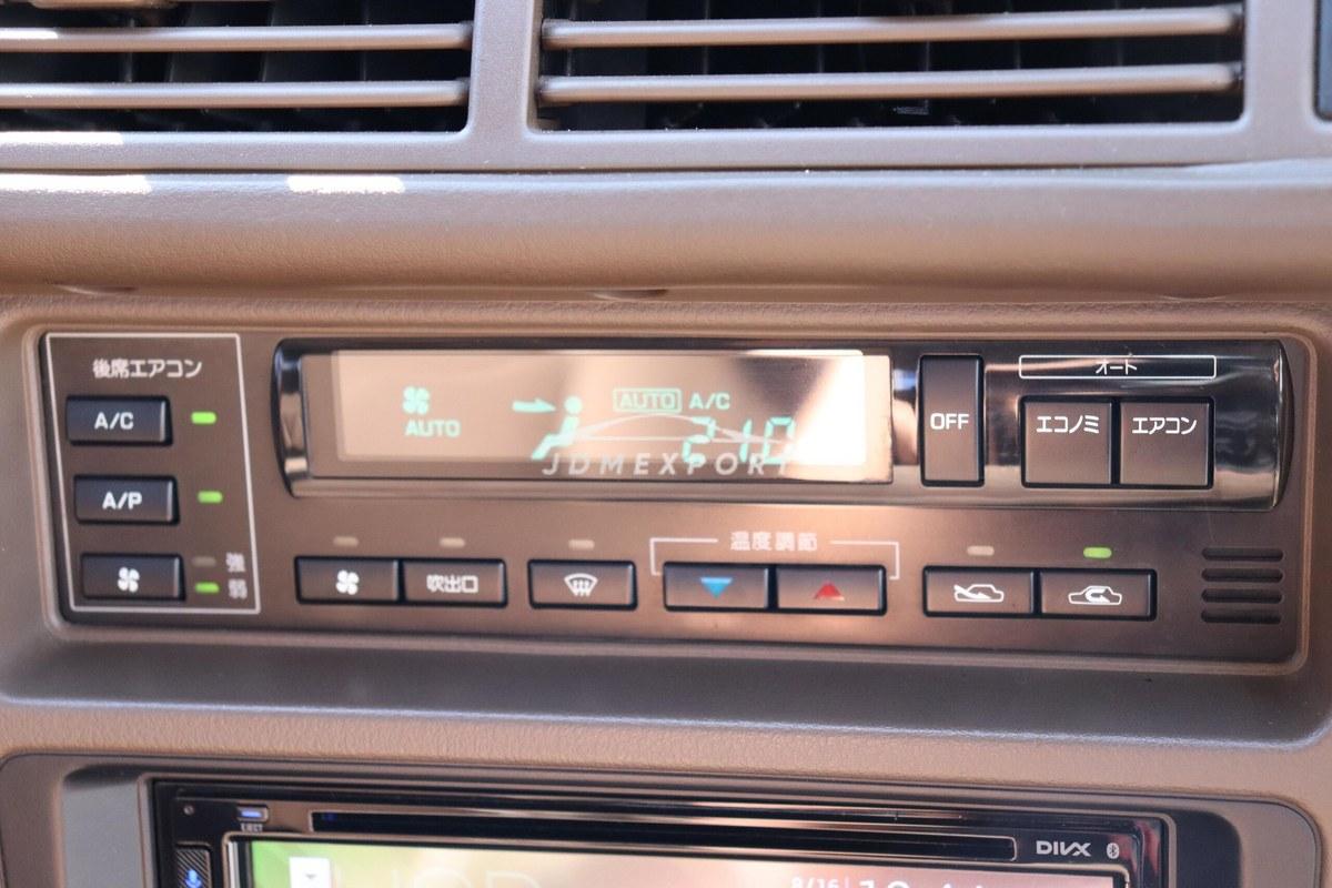 Nissan Cedric Sedan 1990 thumbnail 17