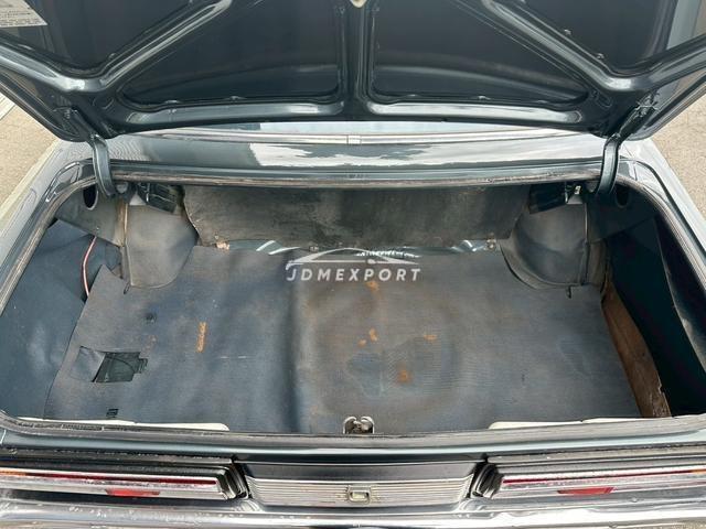 Nissan Gloria Van 1973 thumbnail 9