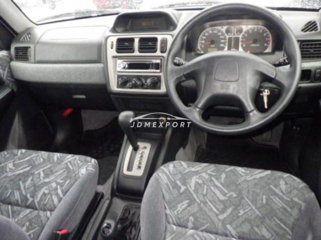 Mitsubishi Pajero iO 1999 thumbnail 7