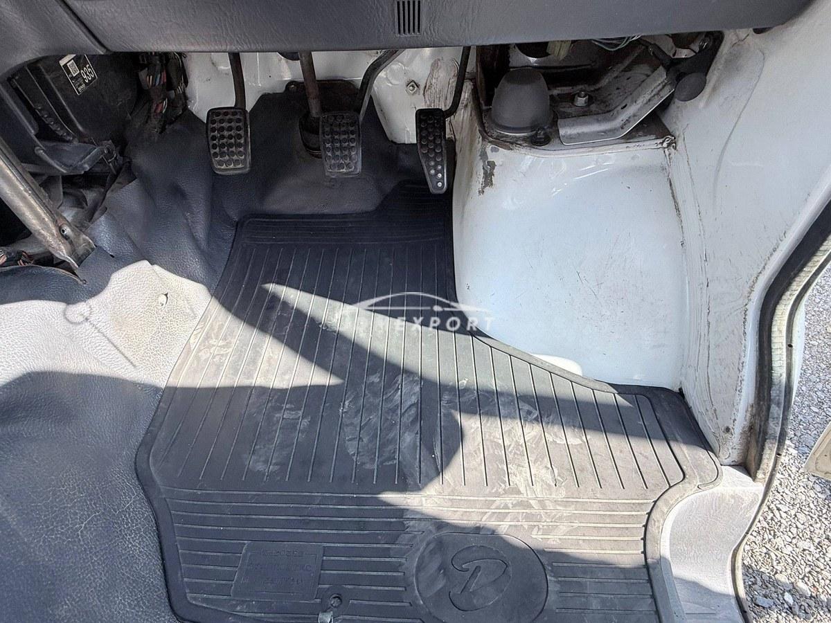 Daihatsu Hijet Deck-Van 2000 thumbnail 4