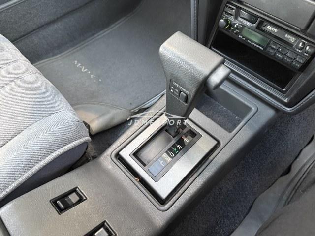 Toyota Mark II Wagon 1985 thumbnail 16