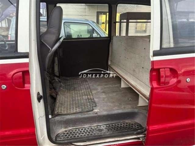 Nissan Serena 1995 thumbnail 8