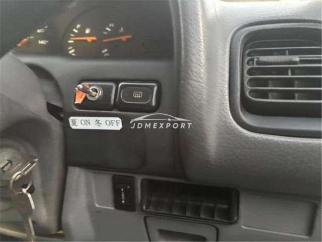 Nissan Serena 1995 thumbnail 5