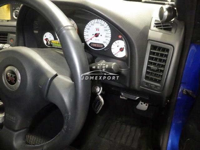 Nissan Skyline GT-R 2002 thumbnail 8