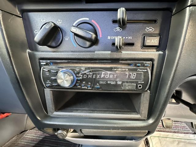 Toyota Hilux Sports Pick Up 2000 thumbnail 24