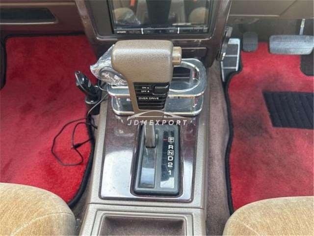 Nissan Cima 1988 thumbnail 6
