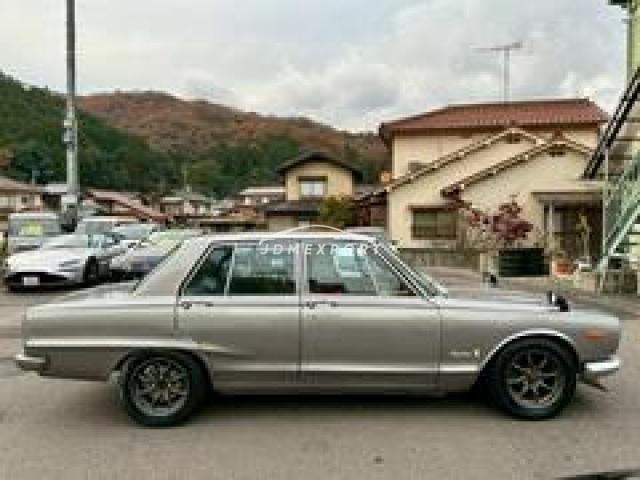 Nissan Skyline 1971 thumbnail 4