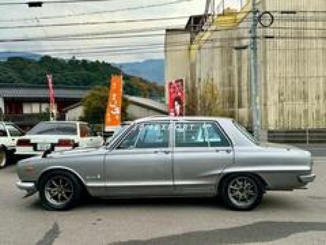 Nissan Skyline 1971 thumbnail 5