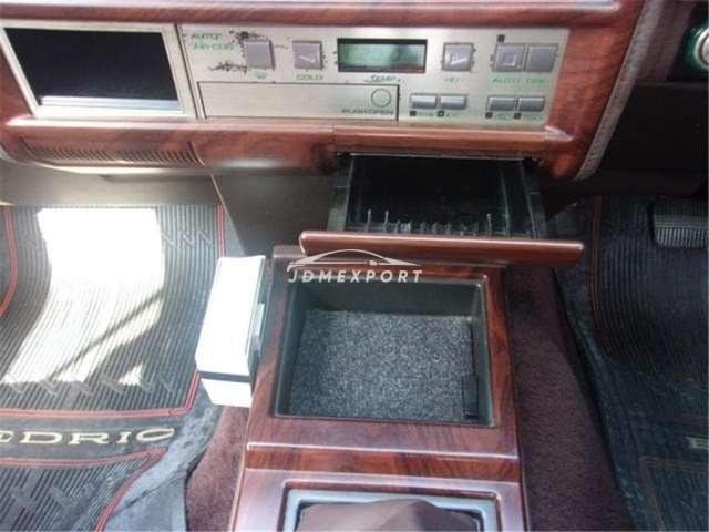 Nissan Cedric 1985 thumbnail 5