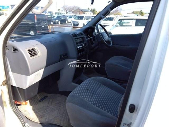 Toyota Granvia 1996 thumbnail 3