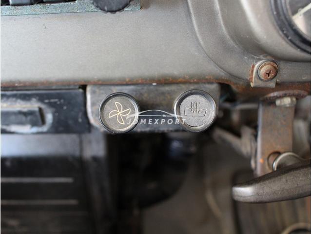 Mitsubishi Jeep 1975 thumbnail 31