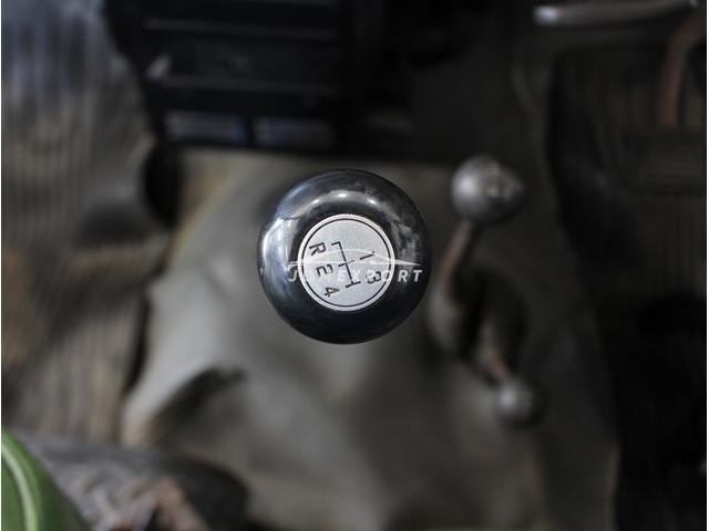 Mitsubishi Jeep 1975 thumbnail 32