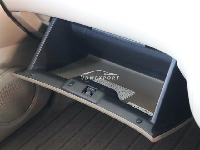Nissan Presage 2001 thumbnail 30