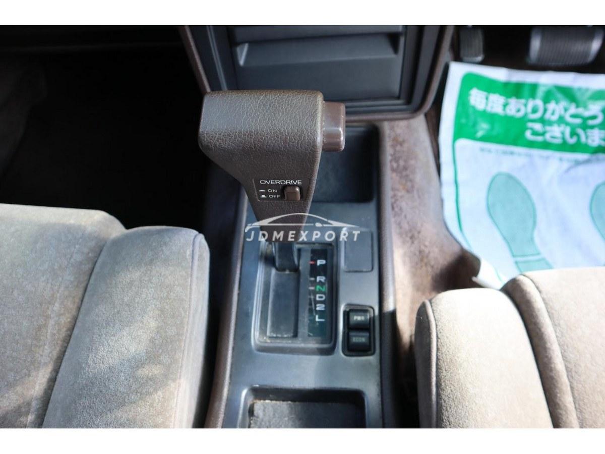 Toyota Crown 1987 thumbnail 16