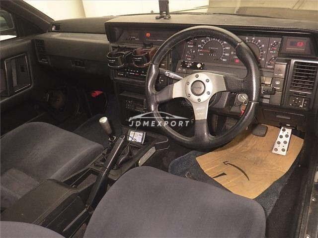 Nissan Skyline 1987 thumbnail 4