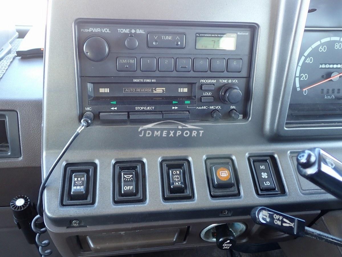 Toyota Coaster 1989 thumbnail 40