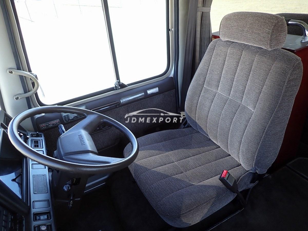 Toyota Coaster 1989 thumbnail 19