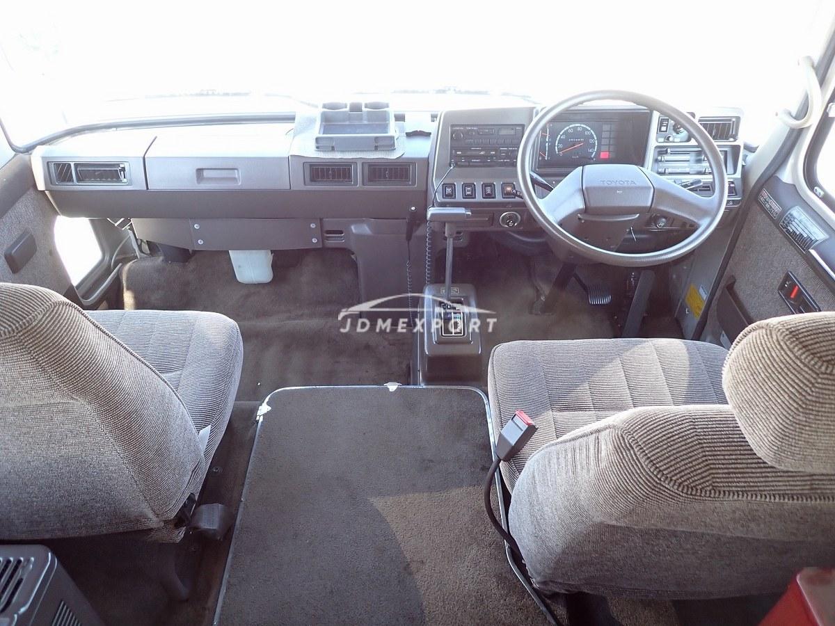 Toyota Coaster 1989 thumbnail 30