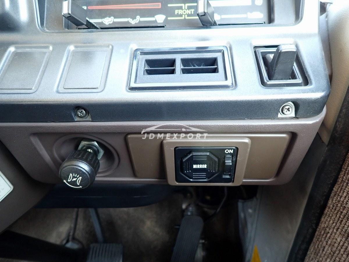 Toyota Coaster 1989 thumbnail 37