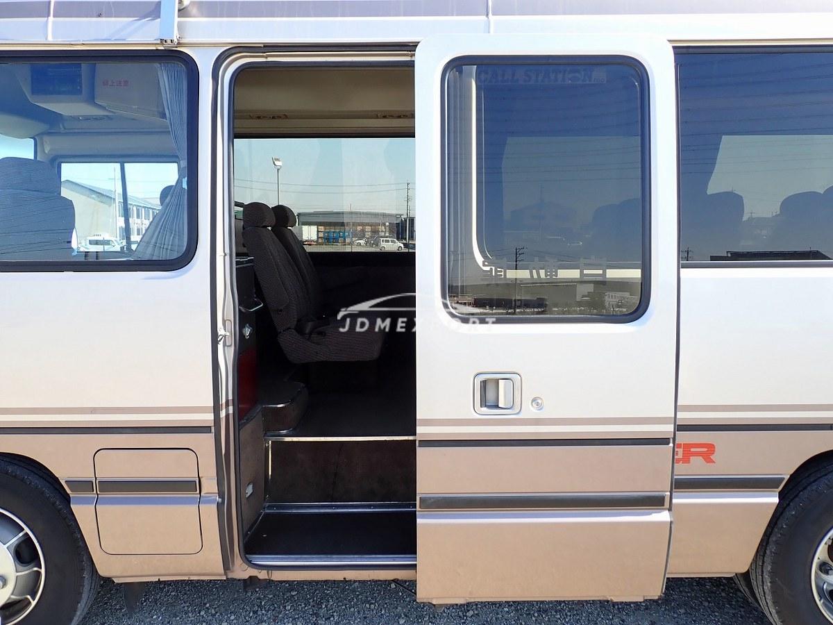Toyota Coaster 1989 thumbnail 43