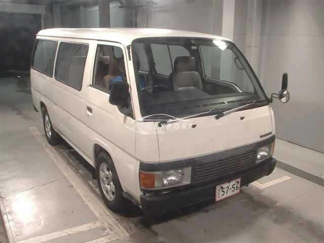 Nissan Caravan Coach 1990
