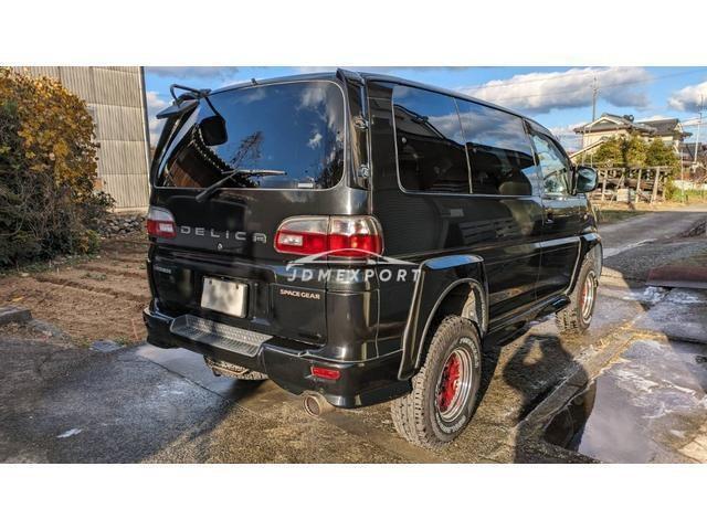 Mitsubishi Delica Spacegear 2001 thumbnail 2