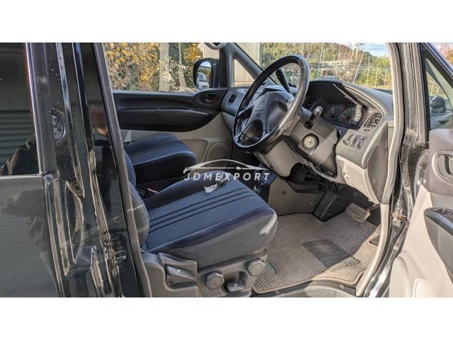 Mitsubishi Delica Spacegear 2001 thumbnail 3