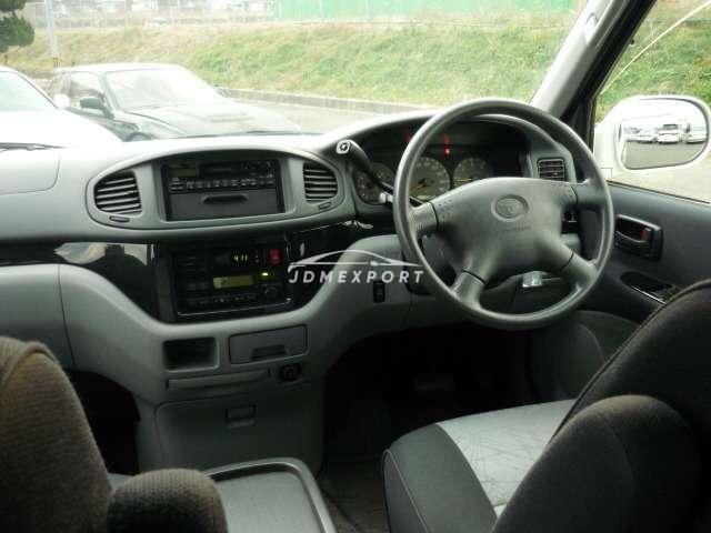Toyota Touring Hiace 2000 thumbnail 3