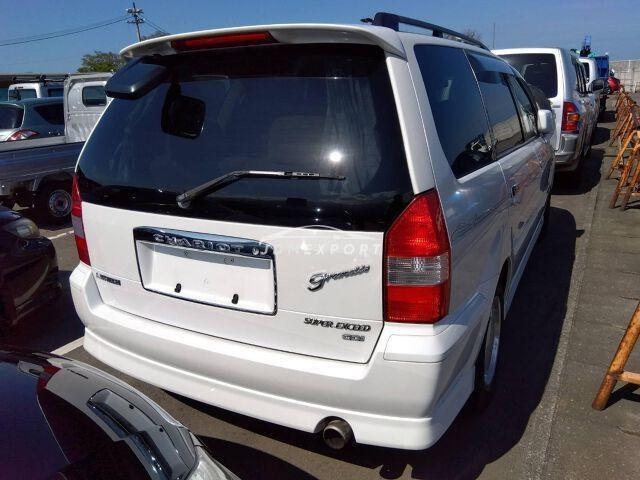 Mitsubishi Chariot Grandis 1999 thumbnail 2