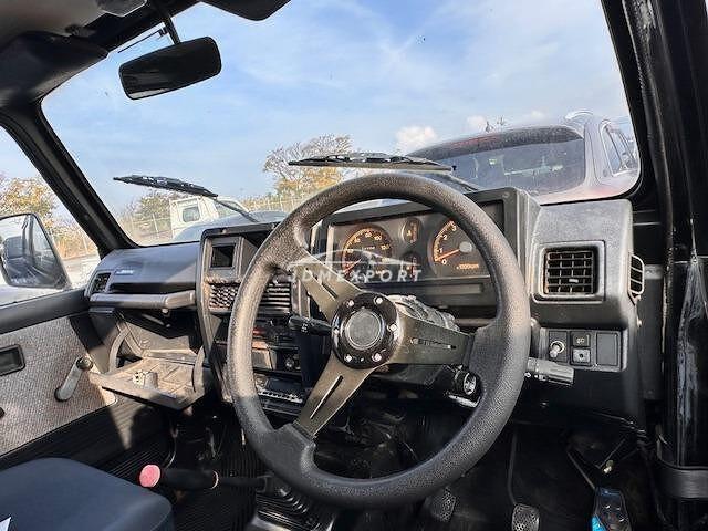 Suzuki Jimny 1990 thumbnail 3