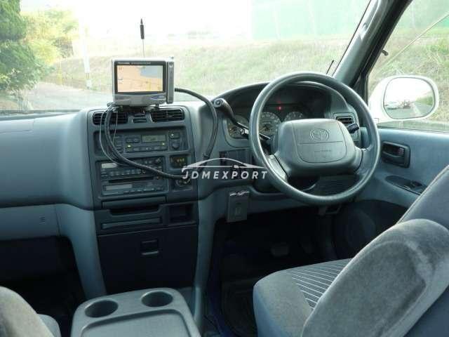 Toyota Granvia 1997 thumbnail 3