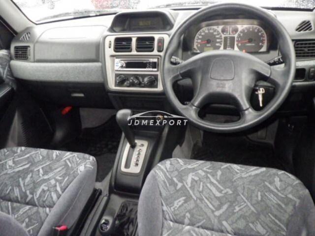 Mitsubishi Pajero iO 1999 thumbnail 3