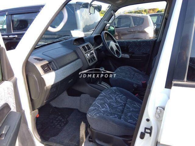 Mitsubishi Pajero iO 1999 thumbnail 6