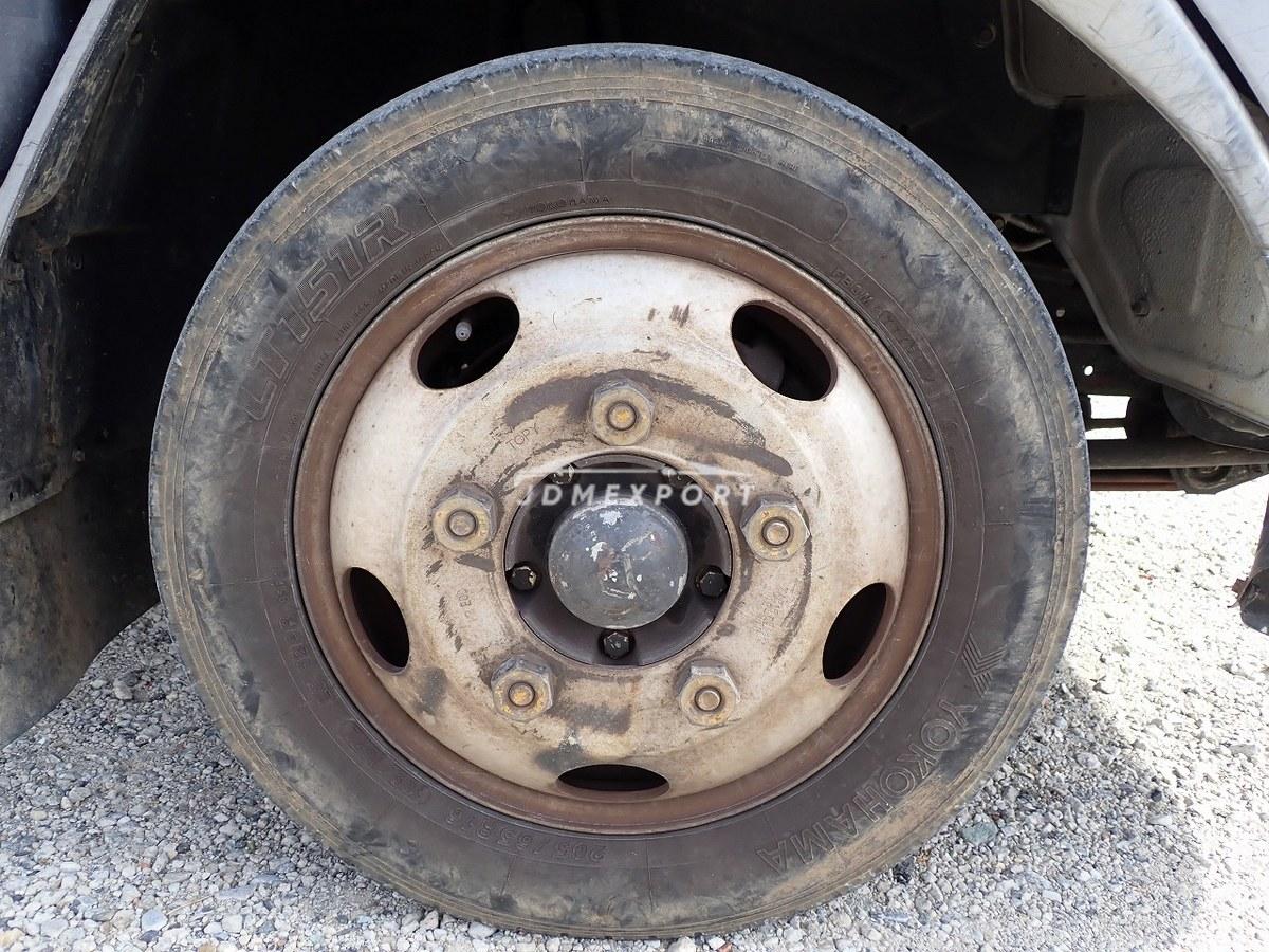 Mitsubishi Fuso Canter 2001 thumbnail 9