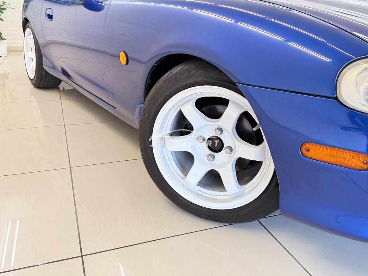 Mazda Roadster 2000 thumbnail 4