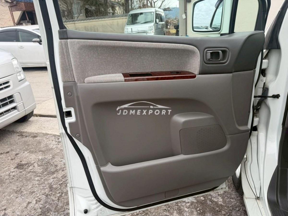 Nissan Elgrand 2001 thumbnail 16