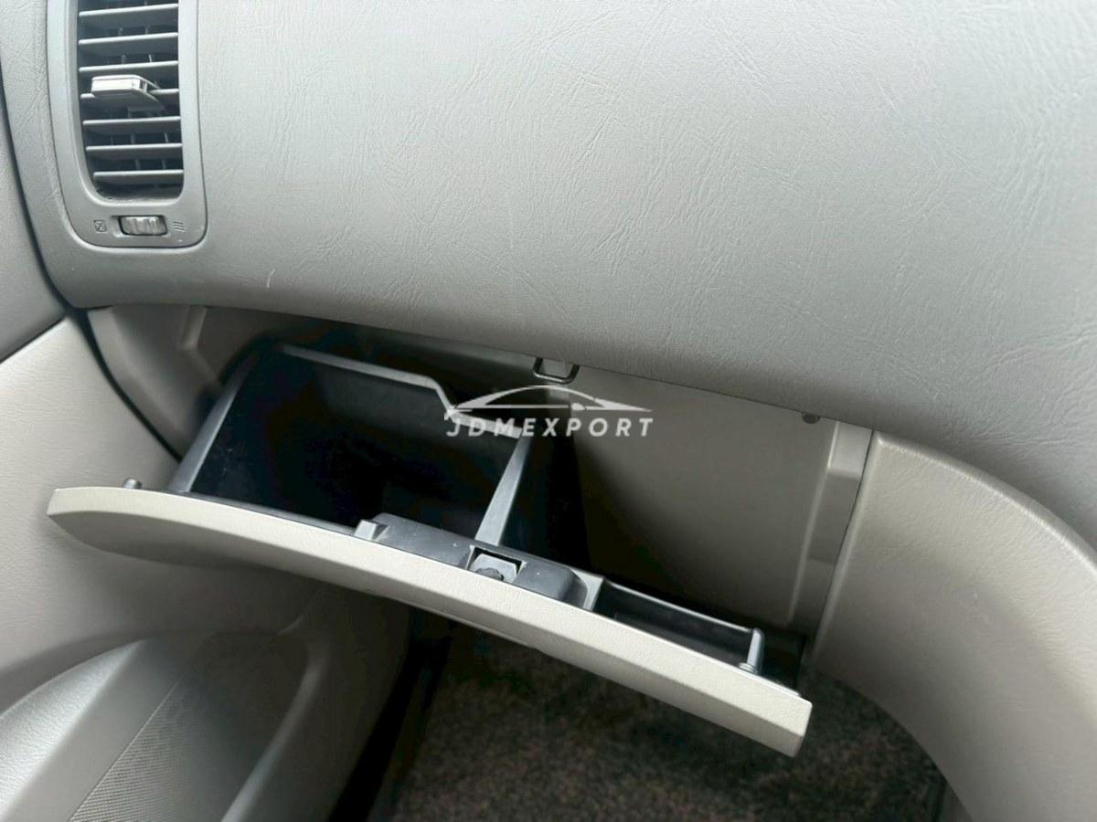 Nissan Elgrand 2001 thumbnail 31