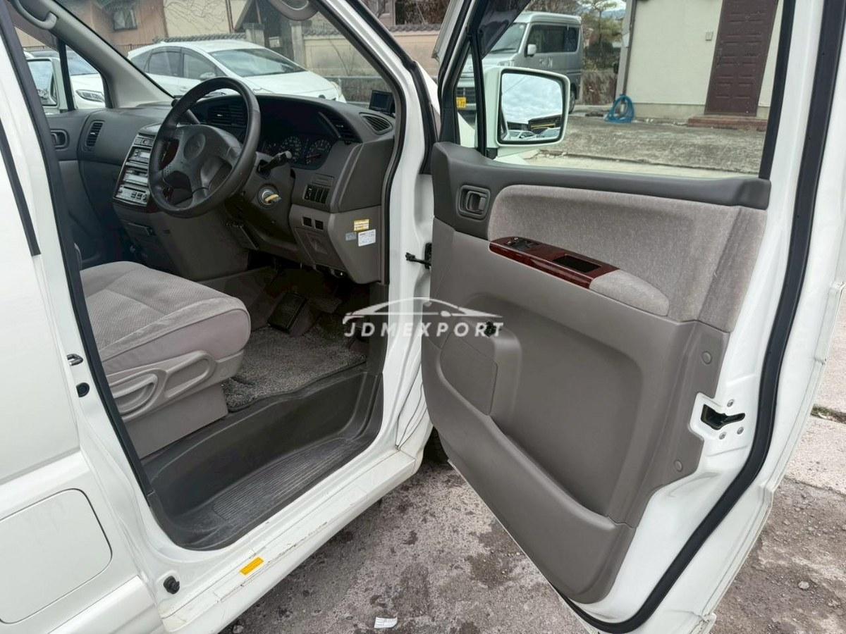 Nissan Elgrand 2001 thumbnail 11