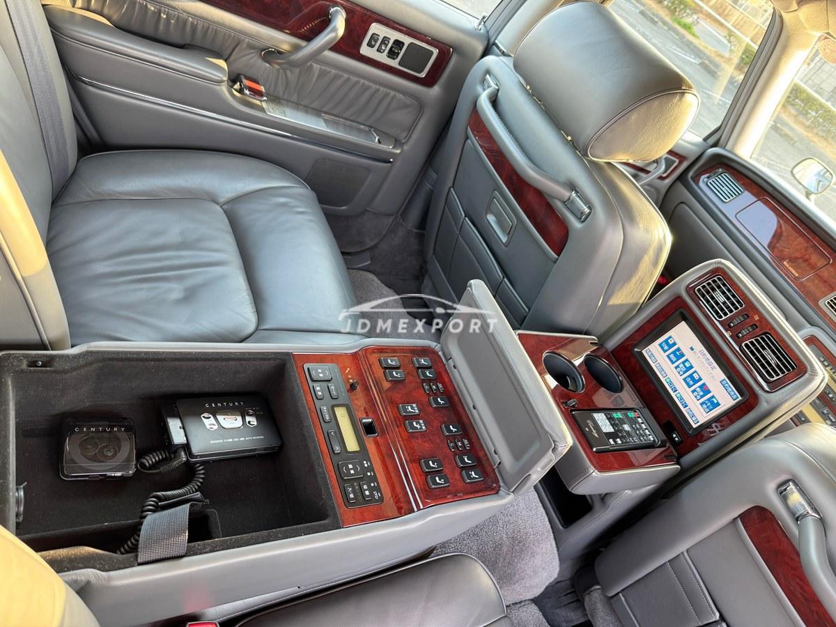 Toyota Century 2000 thumbnail 8