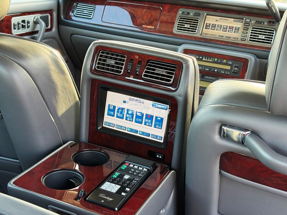 Toyota Century 2000 thumbnail 9