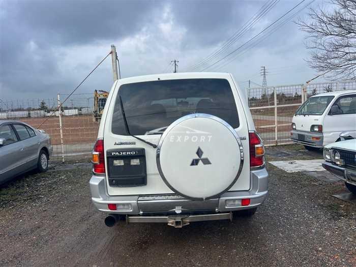 Mitsubishi Pajero 2000 thumbnail 5