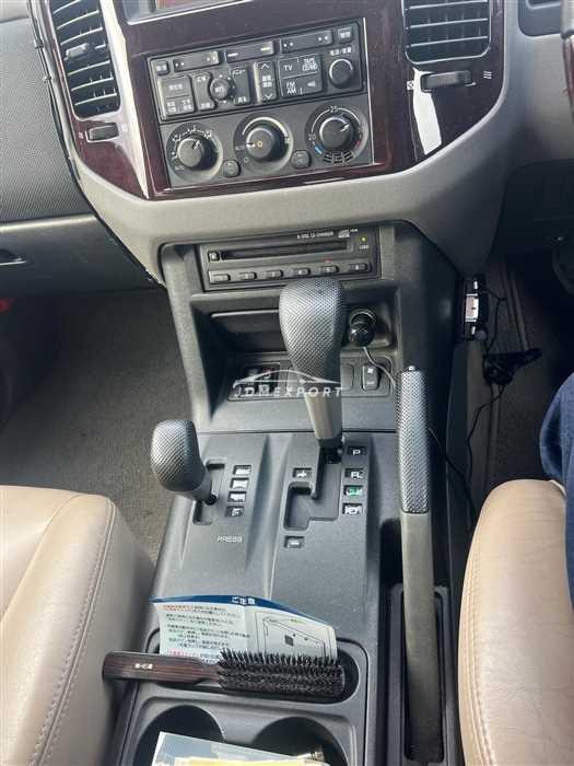 Mitsubishi Pajero 2000 thumbnail 20