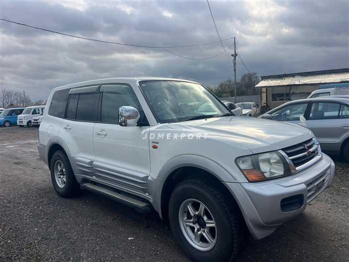 Mitsubishi Pajero 2000 thumbnail 2